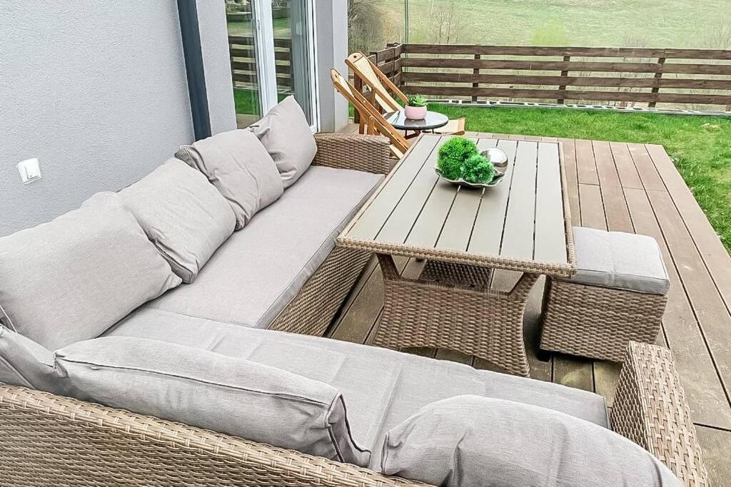 Gaestetraum Mit Wunderschoenem Ausblick Und Garten Lägenhet Muhldorf Bei Feldbach Exteriör bild