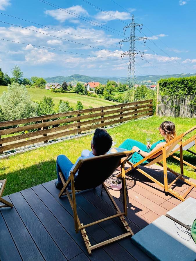 Gaestetraum Mit Wunderschoenem Ausblick Und Garten Lägenhet Muhldorf Bei Feldbach Exteriör bild